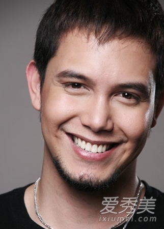 彩妝模仿秀：菲律賓男子“變臉”15位女星