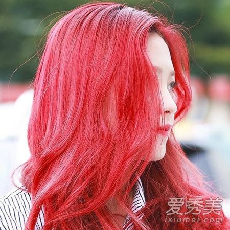 红色头发掉色后是什么颜色 红色头发掉色掉多久