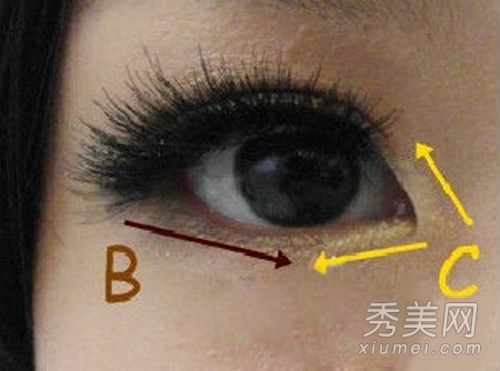 單眼皮化妝：隻需眼線+眼影打造雙眼皮