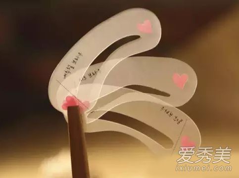 手残党画眉神器 图解眉卡的使用方法 眉卡的使用方法