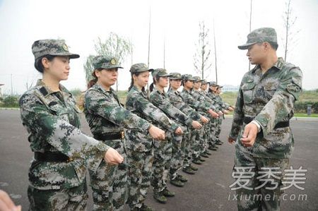 軍訓可以戴隱形眼鏡嗎 軍訓可以戴美瞳嗎