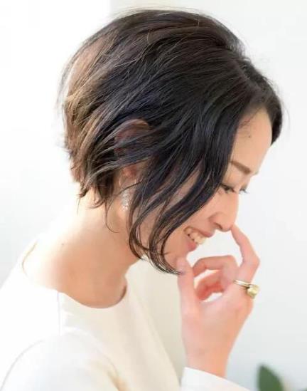 短发适合什么发型 短发适合什么发色 短发适合什么样烫发