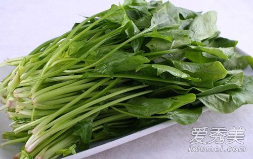 游泳时看到新婚妻子素颜 我们要吃成白嫩新娘 美容食物
