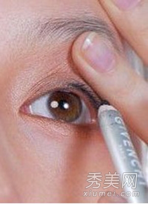 眼線畫法：大眼妝容必學 內眼線化妝教程
