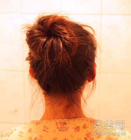 中长发怎么扎好看 超实用的韩式丸子头扎发
