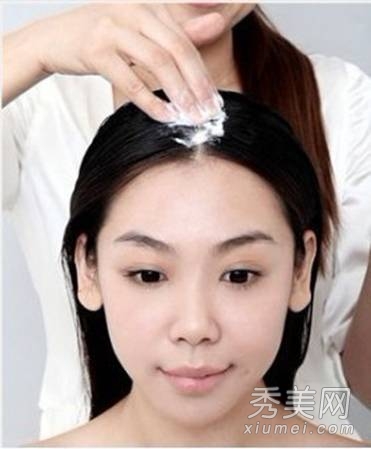 简单做头皮SPA 可有效紧致面部肌肤