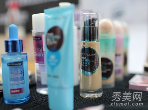 彩妆师后台揭秘 超模秀场流行彩妆