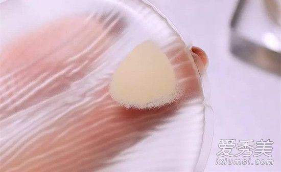 硅胶粉扑可以用散粉吗 硅胶粉扑好上妆吗
