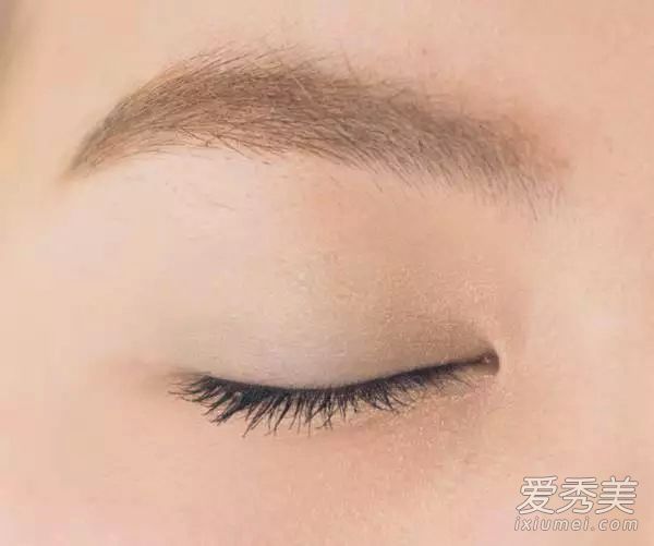 画好眼影+卧蚕 不画眼线也很美！ 眼影卧蚕画法