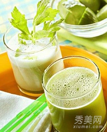 吃什么美容：祛痘吃芹菜 抗老吃大豆