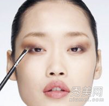 名媛妆容技巧 适合亚洲人的无眼线妆容