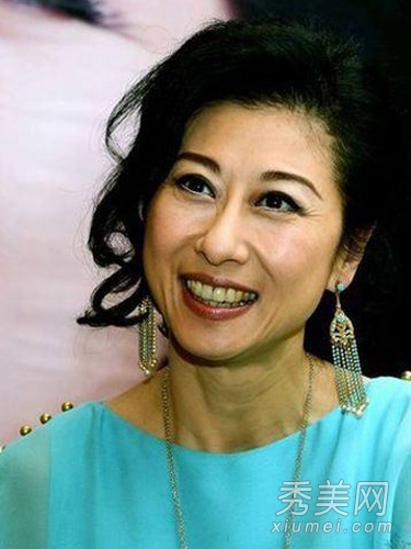 林心如徐濠萦扮嫩 粉妆红唇谁更吸睛