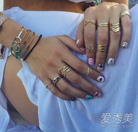 盘点中外明星美甲图片 为你带来新灵感 明星美甲图片