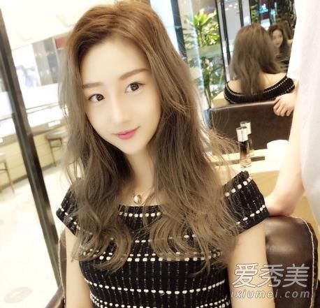 梨木色头发是什么颜色 深梨木色显老吗 梨木色和亚麻色哪个好看