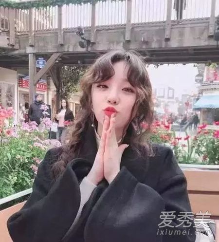 头发烫老气了怎么办 卷发烫的老气怎么处理