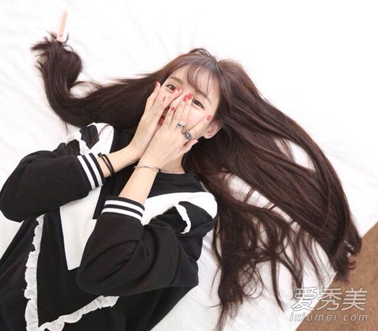 短发、自来卷 不同发质怎么挑选适合自己的直板夹 直板夹怎么用