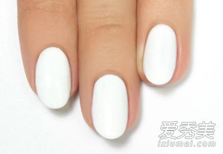 好看又百搭 DIY黑白灰大理石美甲