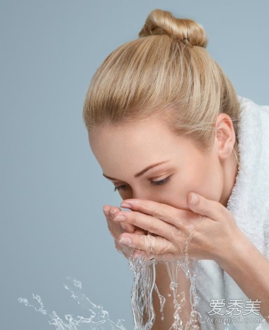 你洗對臉了嗎？正確洗臉讓你遠離痘痘和幹燥肌 洗臉的正確方法