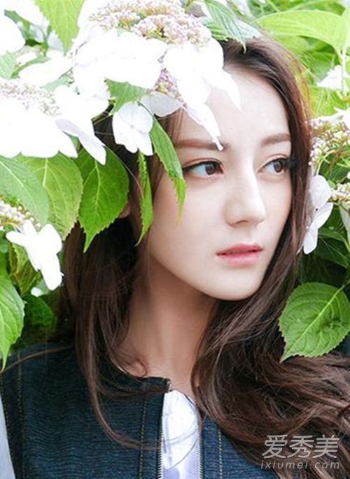 迪丽热巴的脸怎么了 肤色暗沉满脸色斑？ 明星妆容大比拼