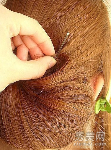 韩式优雅盘发图解 轻松打造淑女气质