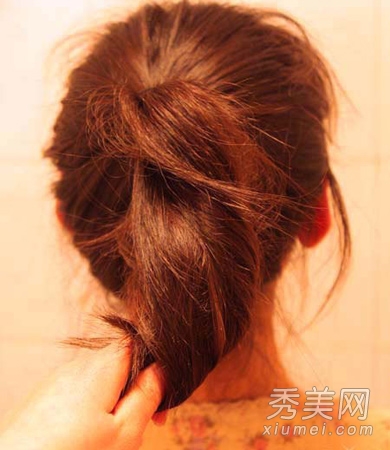 中长发怎么扎好看 超实用的韩式丸子头扎发