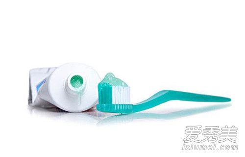 牙膏可以洗脸吗 牙膏洗脸有什么好处和坏处
