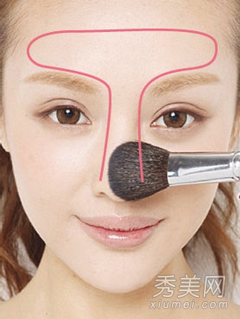 图解3个化妆技巧 “伪装”高鼻梁