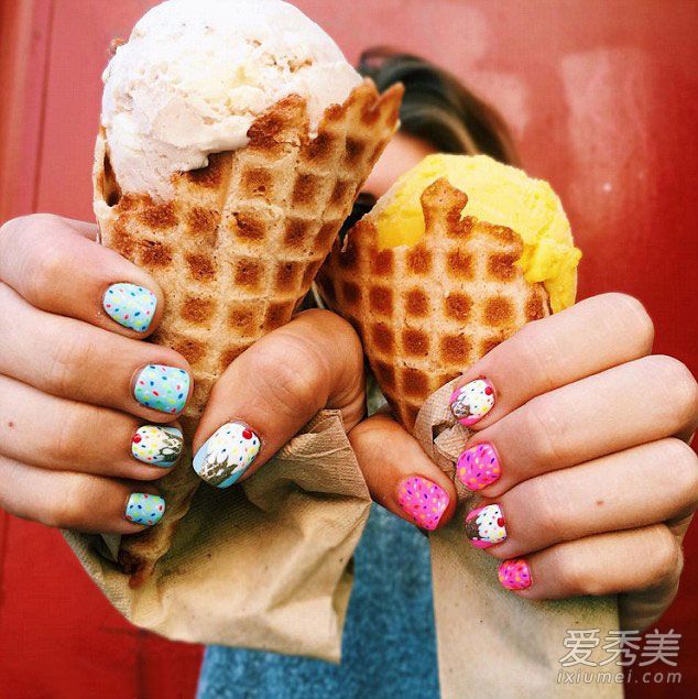 甜甜的冰淇淋美甲 让你清爽一夏  美甲图片