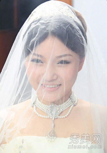 新娘发型比较图片 5款日韩欧式新娘盘发推荐