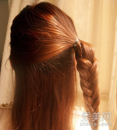 鱼骨辫花环侧扎发 详细步骤图解