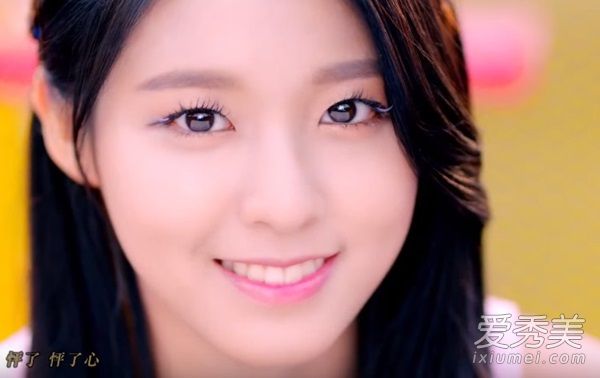 清纯雪炫VS勾人Hani  眼妆是决胜关键 韩国明星妆容