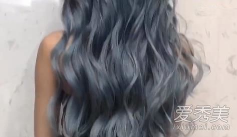 2019流行蓝灰发色是什么颜色要漂吗 蓝灰发色掉色之后是什么颜色
