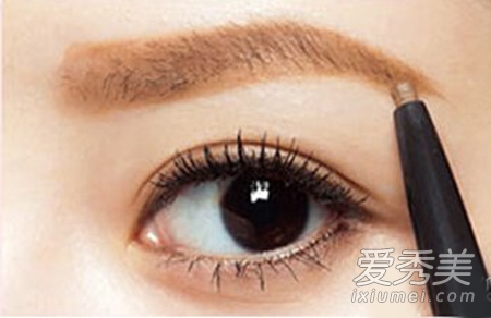 眉笔眉粉怎么用？眉笔颜色怎么选？
