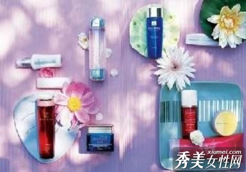 不同肤质应选择不同化妆水