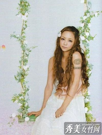 天后安室奈美惠的“花仙子”发型