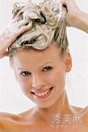 洗头护发小技巧 解决夏季头发油腻