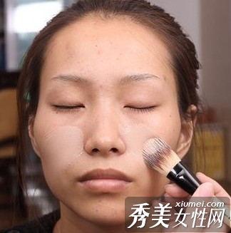 魅惑猫眼妆拥有更立体轮廓