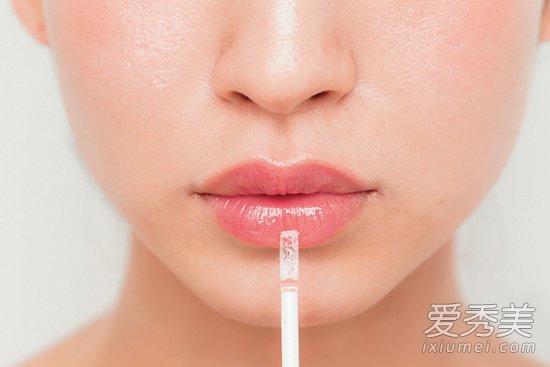 最IN“眼下腮红”让他怦然心动
