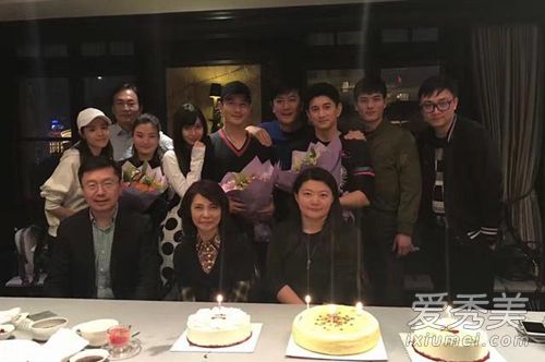 baby聚餐还是换张脸去的？ 素颜变脸就没停下过 明星素颜照