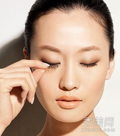 眼部如何卸妆？太用力小心睫毛掉落
