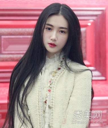 圆脸妹子最爱直发发型 潮流染发超减龄