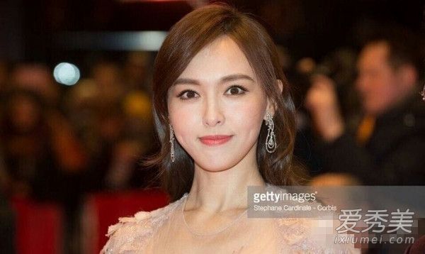 外网无PS照公开！唐嫣天然美颜真心令人服气 明星保养