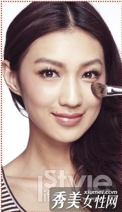 妆感上扬15度 甜蜜温暖冬季