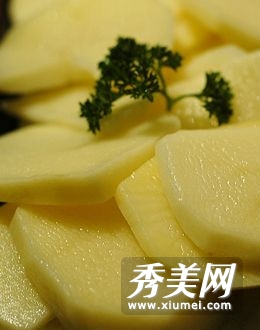 黄瓜土豆收缩毛孔光滑肌肤
