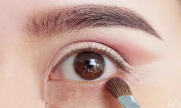 什么是截断式眼妆 截断式眼妆画法步骤详解