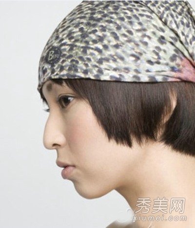 韩国mm最新街拍发型 教你头巾新扎法
