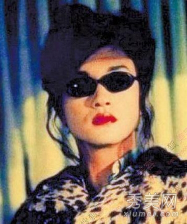 张国荣经典造型回顾 男扮女妆惊艳