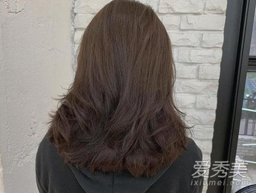 30岁职场女性适合留什么发型 职场有气质的发型图片