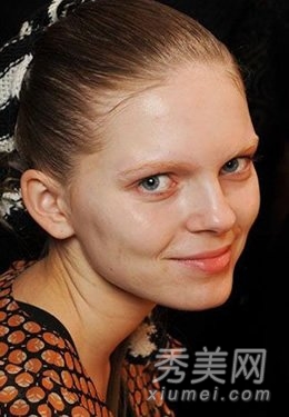 正确做面膜步骤 秋季护肤更给力