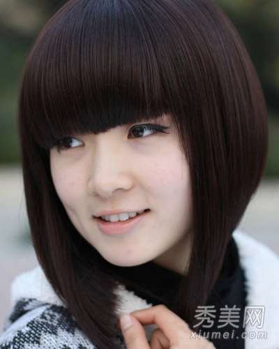 小脸美女适合的发型 蘑菇头甜美减龄